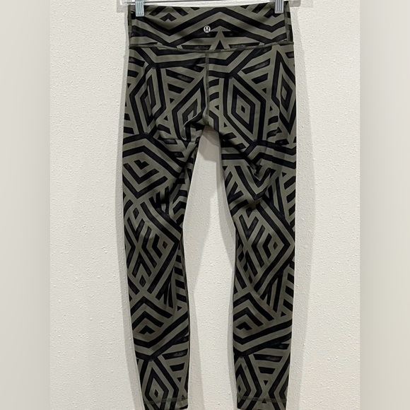 Lululemon  Wunder Under Pant Luxtreme Chevron Shuffle Fatigue Greene Black 4 - Picture 2 of 6
